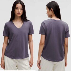 FLAWED | Lululemon | Nightfall Love V-Neck T-Shirt | Size 10